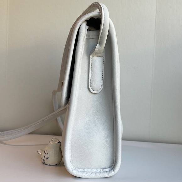 COACH Vintage Scooter Bag # E5B-9893 - Picture 10 of 16